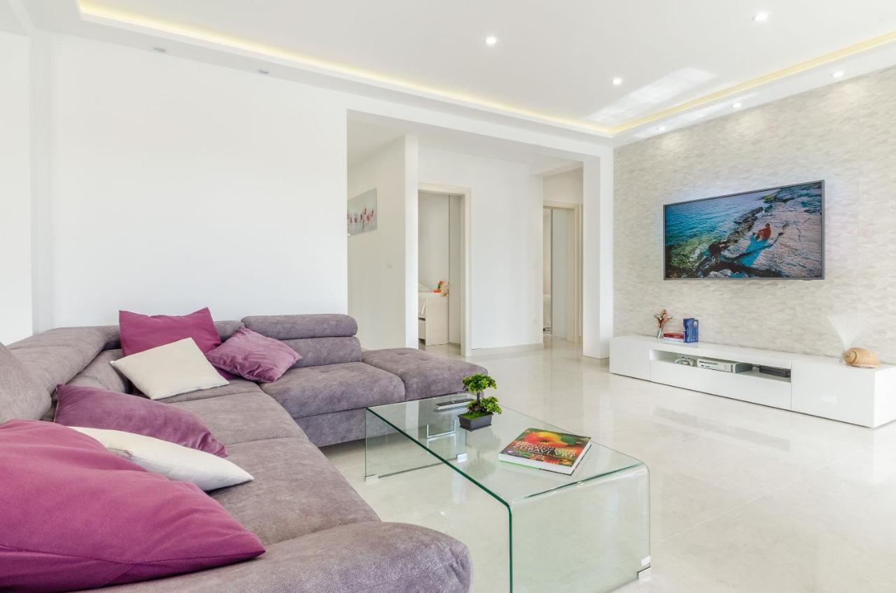 Antea Apartment Прижба Екстериор снимка